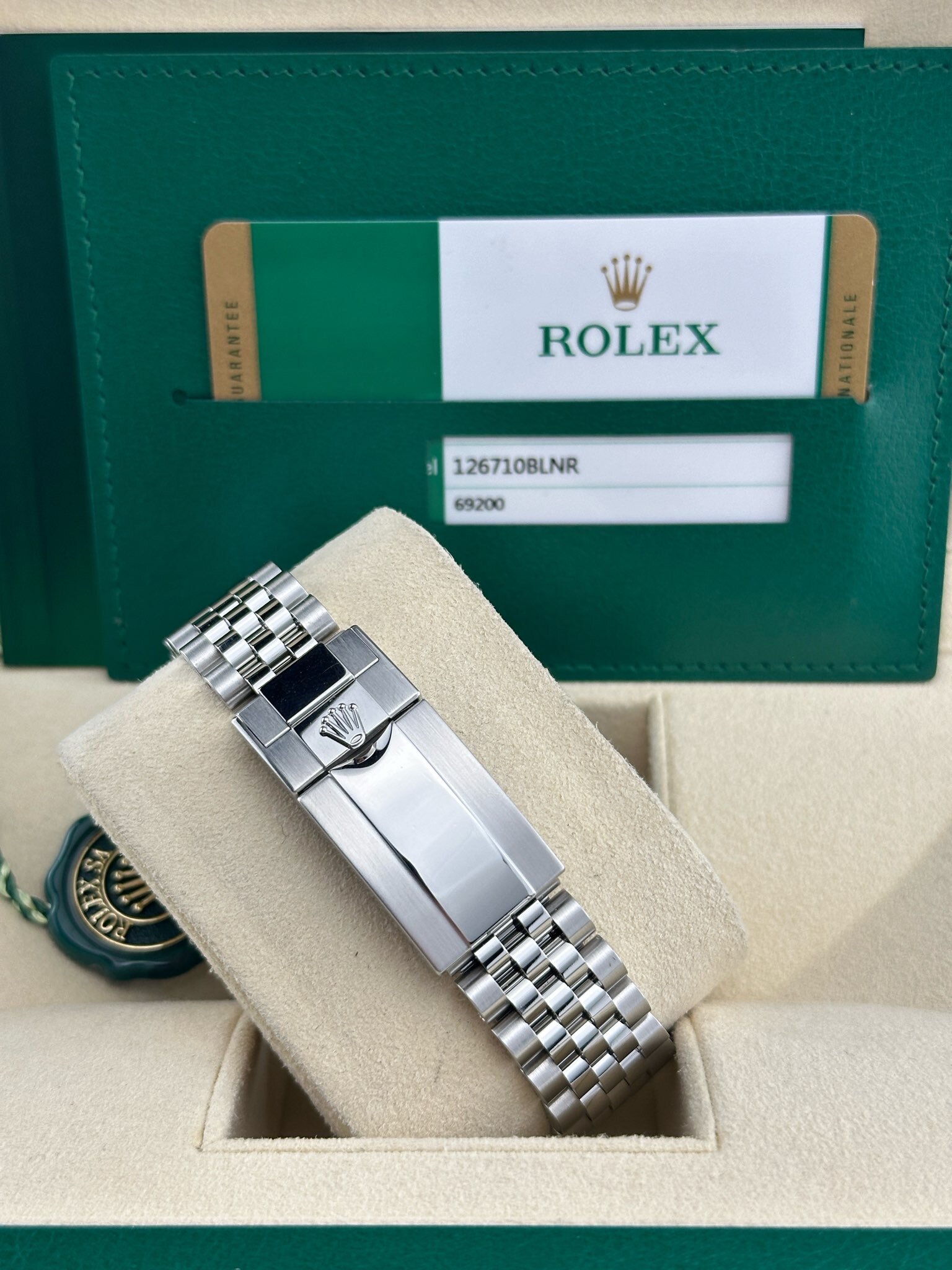 Rolex GMT Master II Batgirl 40mm 126710BLNR - Image 5